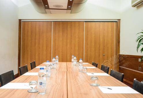 Medium Meeting Rooms